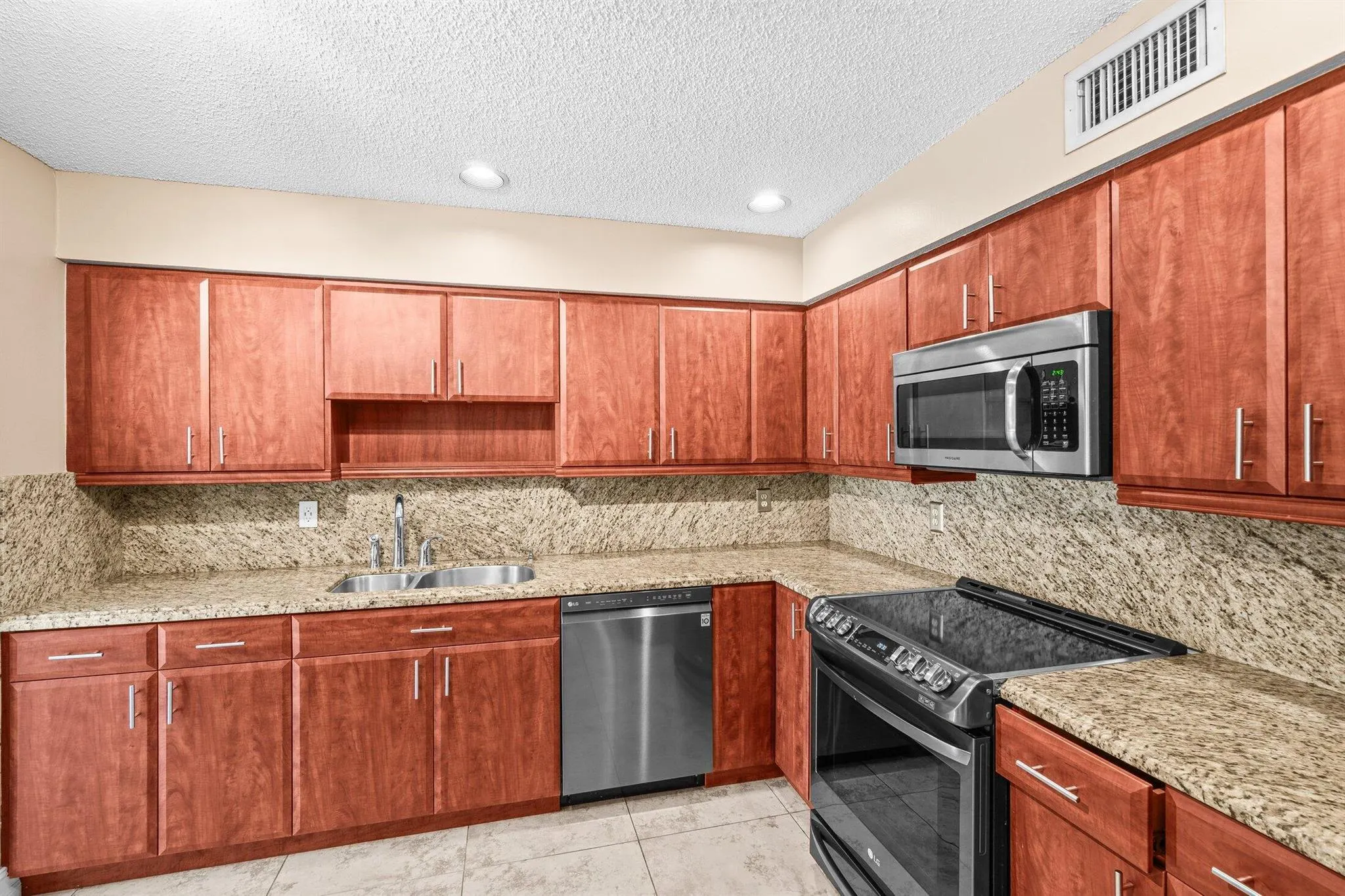 5750 Coach House Circle, #C