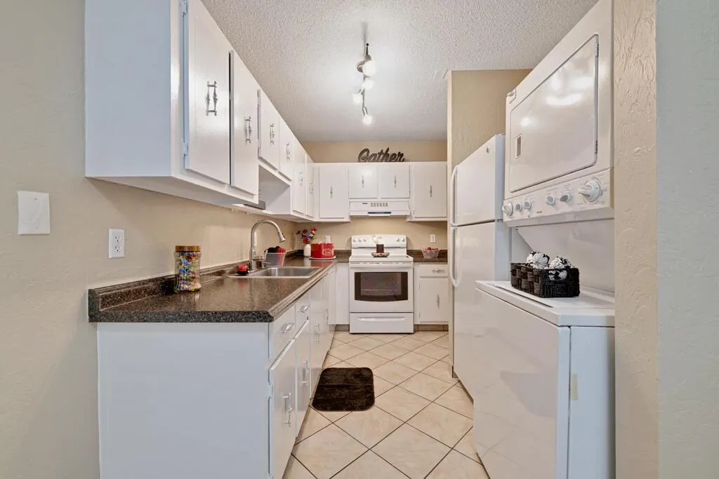 2411 Papaya Drive, #202