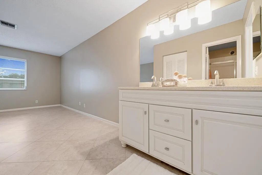 2411 Papaya Drive, #202