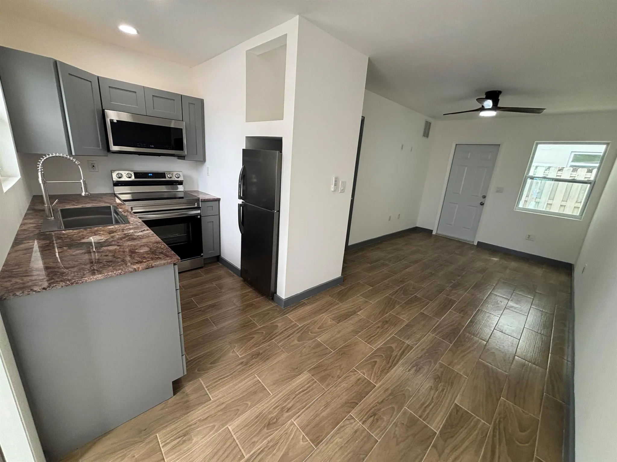 2919 Broadway, #4