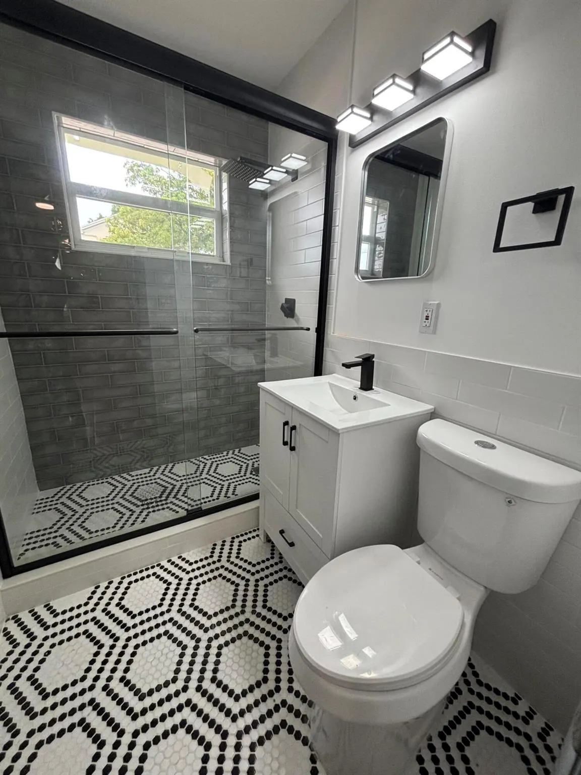2919 Broadway, #4