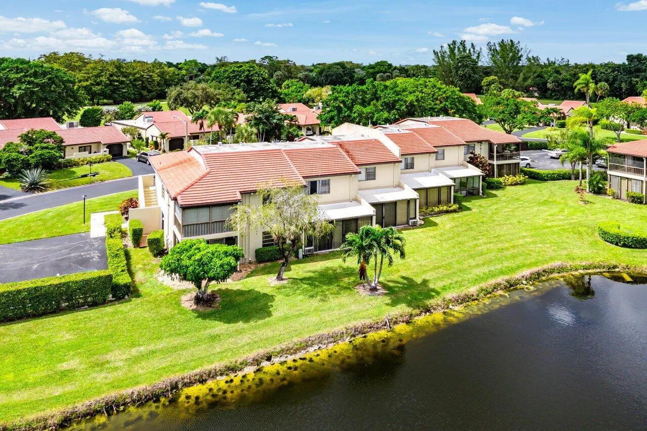 8566 Casa Del Lago, #47 F