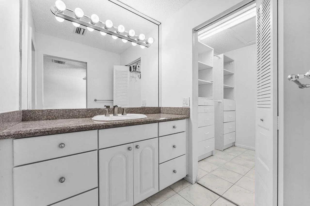 8566 Casa Del Lago, #47 F