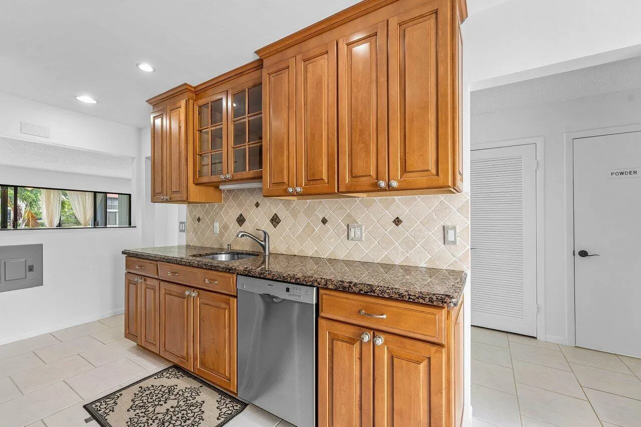 8566 Casa Del Lago, #47 F