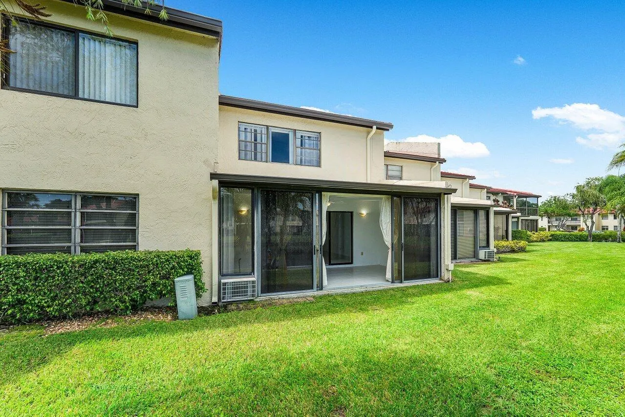 8566 Casa Del Lago, #47 F