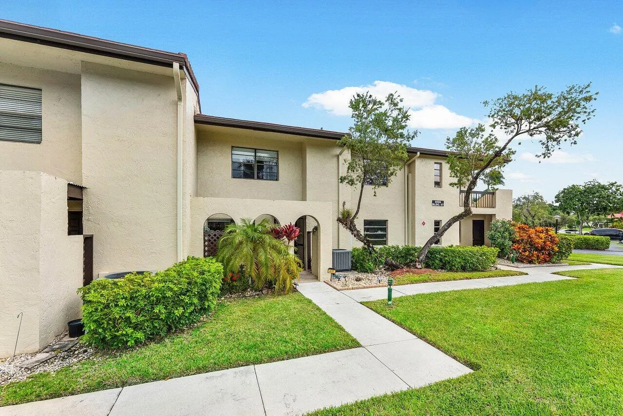 8566 Casa Del Lago, #47 F