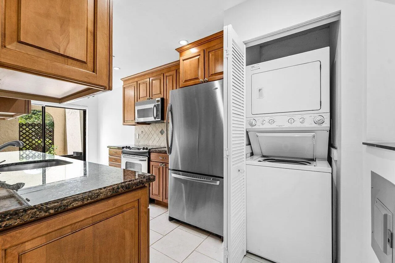 8566 Casa Del Lago, #47 F