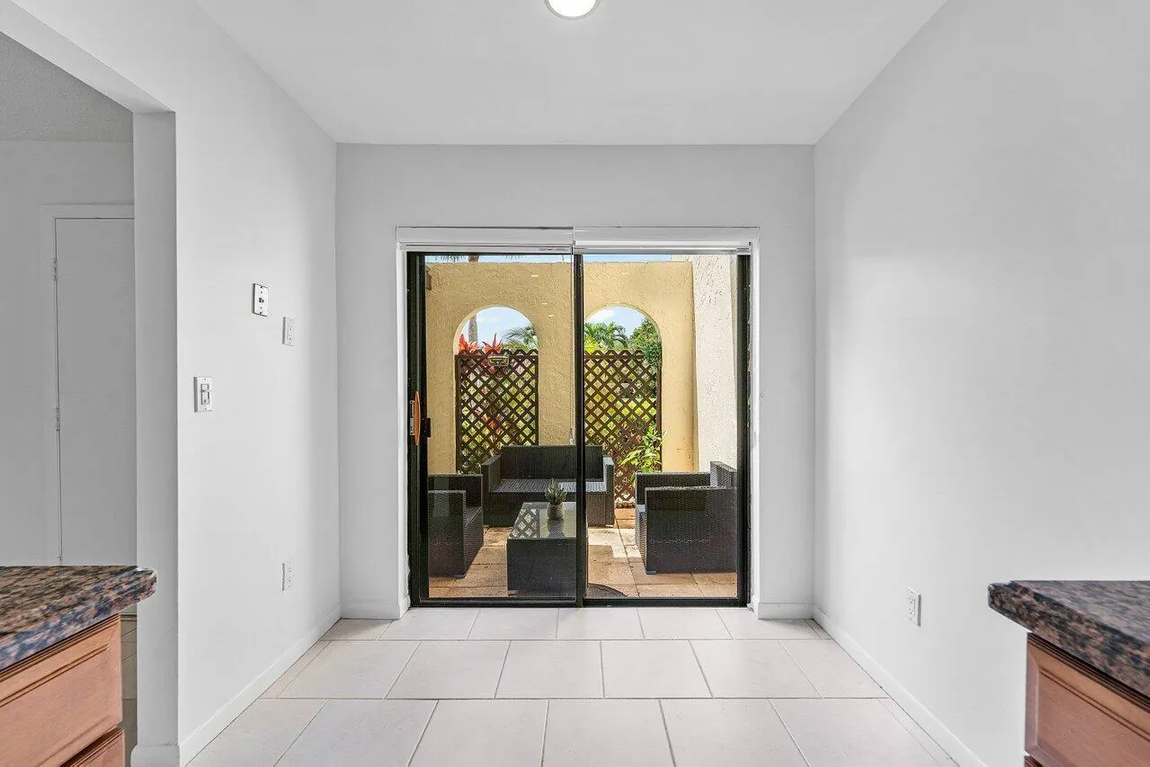 8566 Casa Del Lago, #47 F