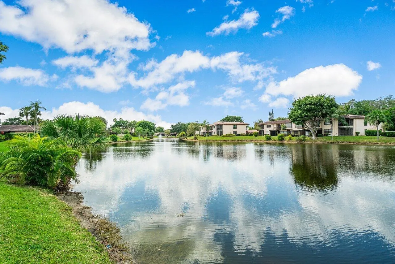 8566 Casa Del Lago, #47 F