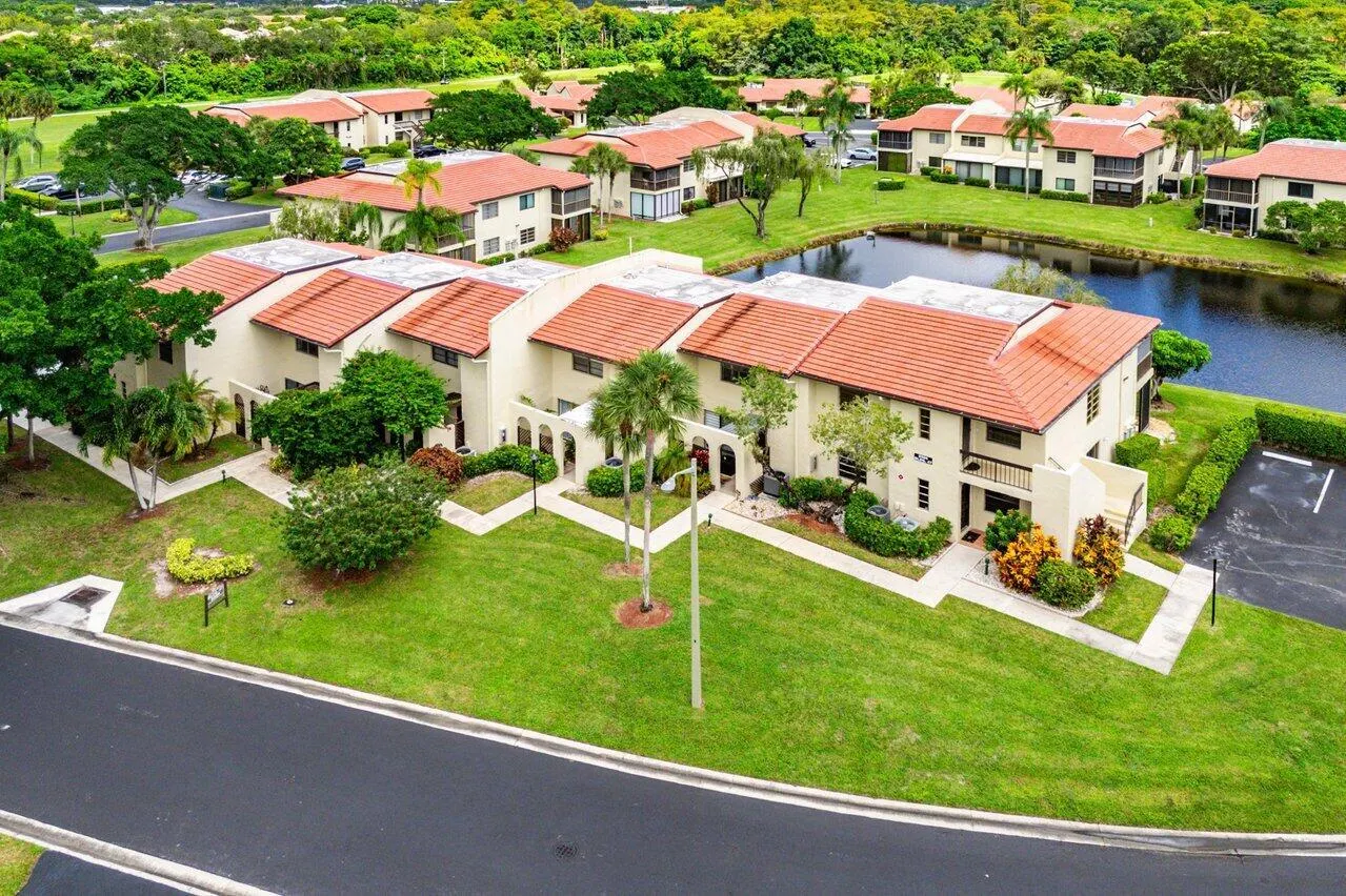 8566 Casa Del Lago, #47 F