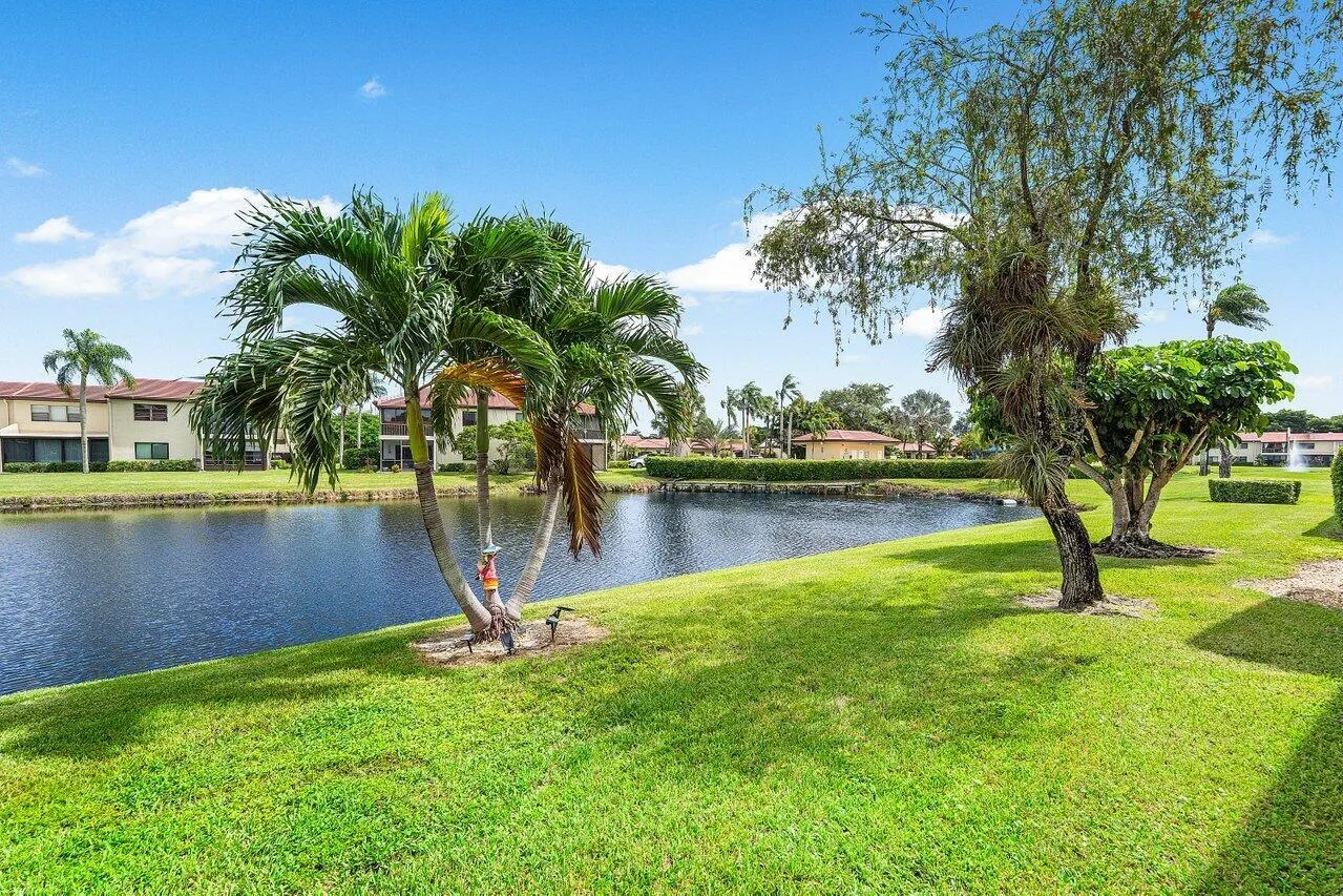 8566 Casa Del Lago, #47 F
