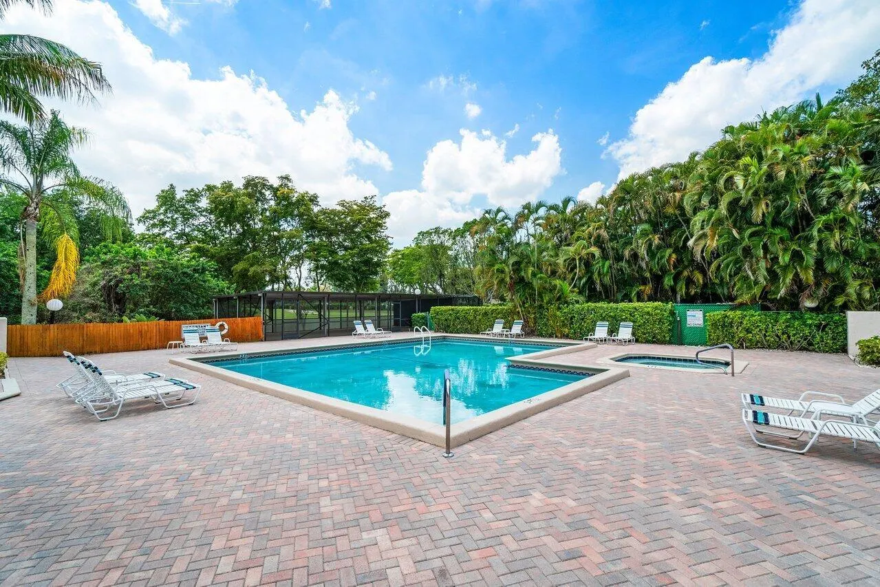 8566 Casa Del Lago, #47 F