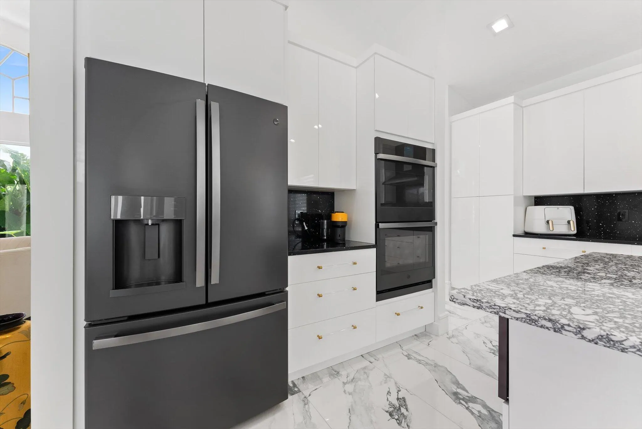 7614 La Corniche Circle