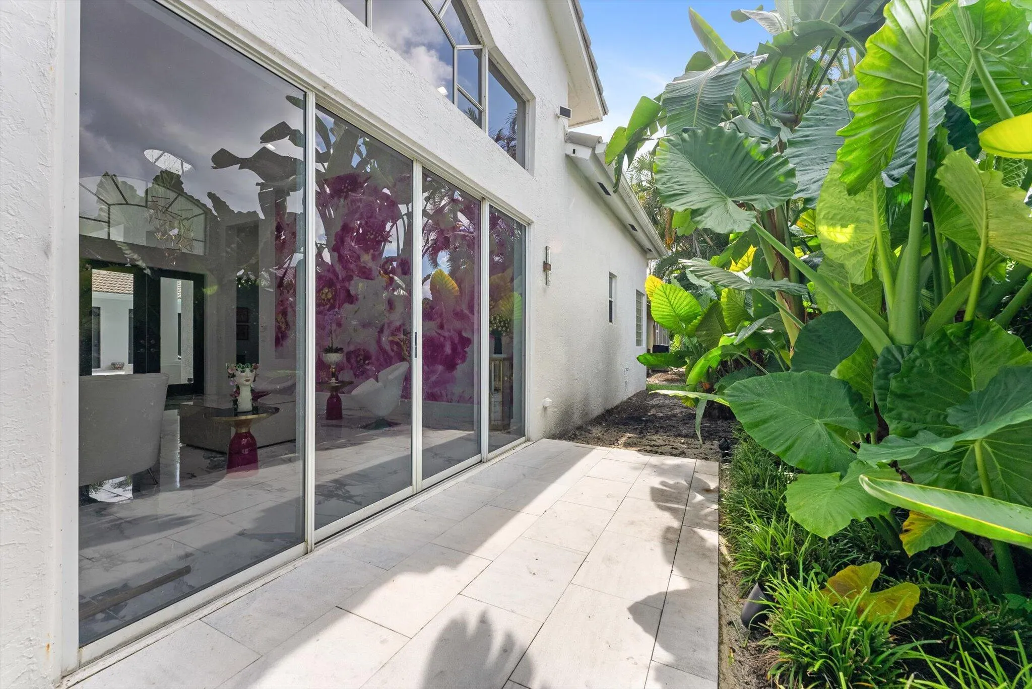 7614 La Corniche Circle