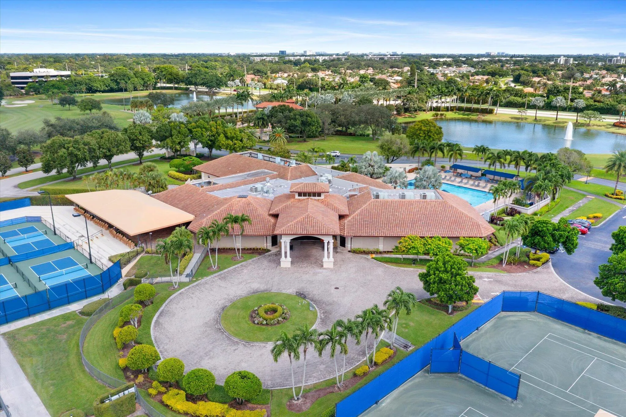 7614 La Corniche Circle