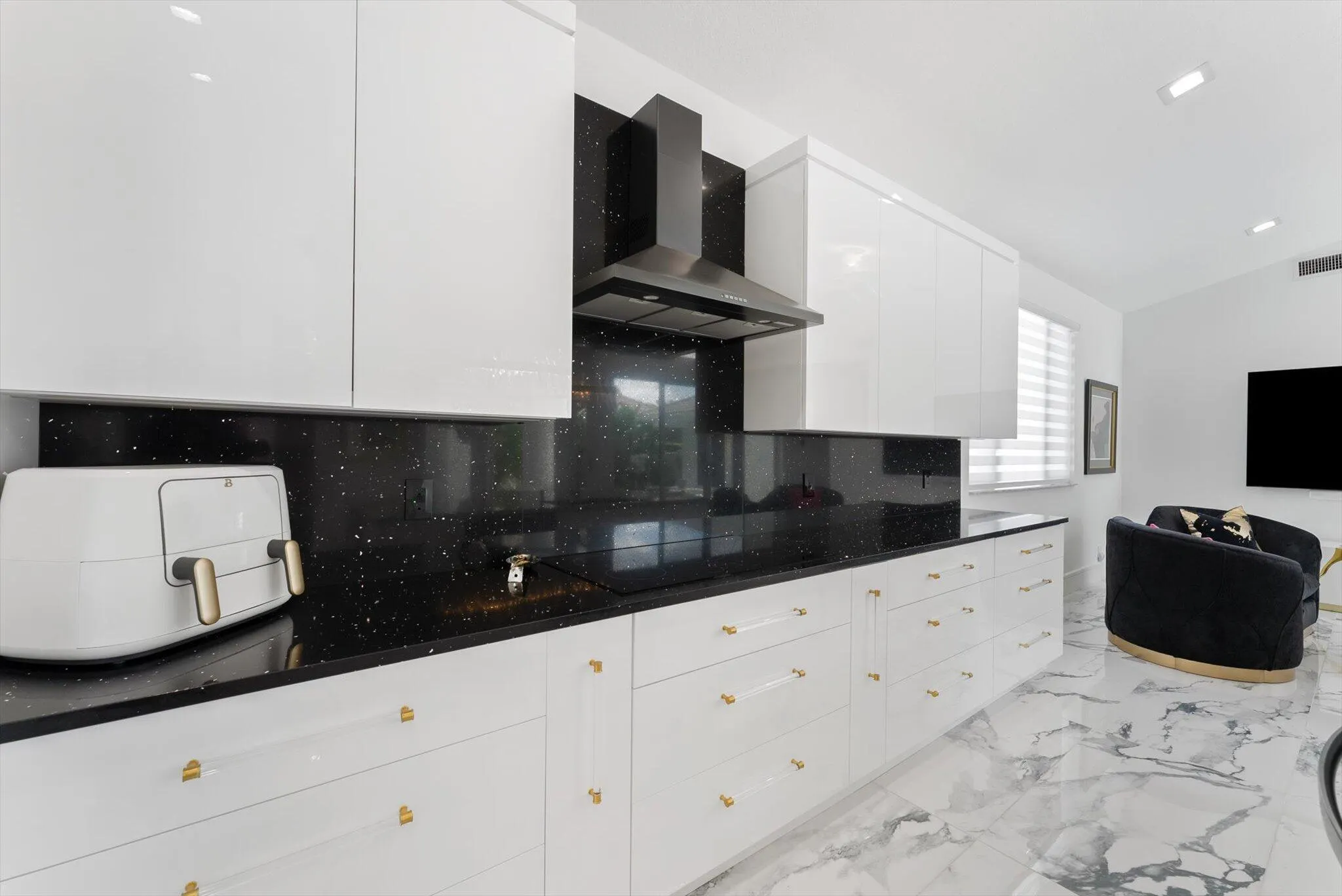 7614 La Corniche Circle