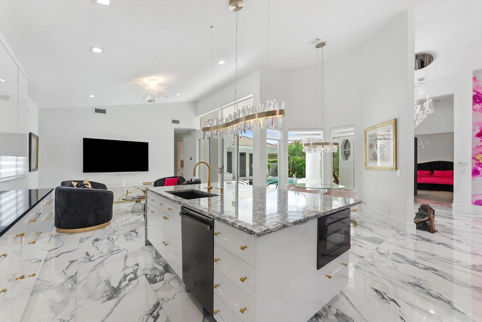 7614 La Corniche Circle