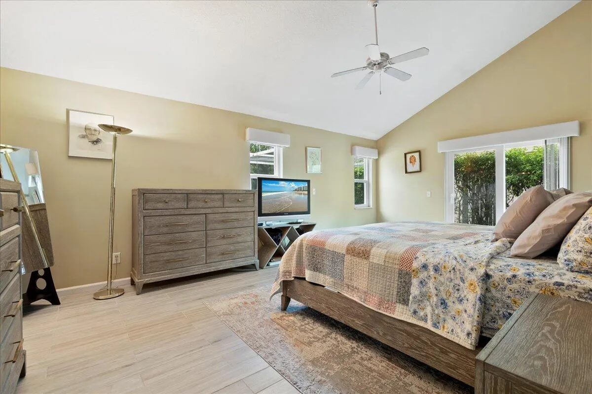 1007 Island Manor Drive