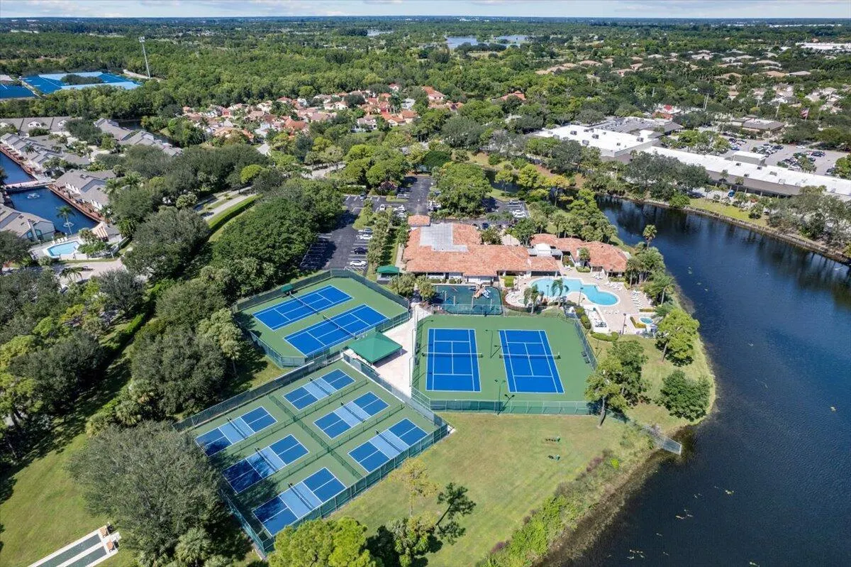 1007 Island Manor Drive