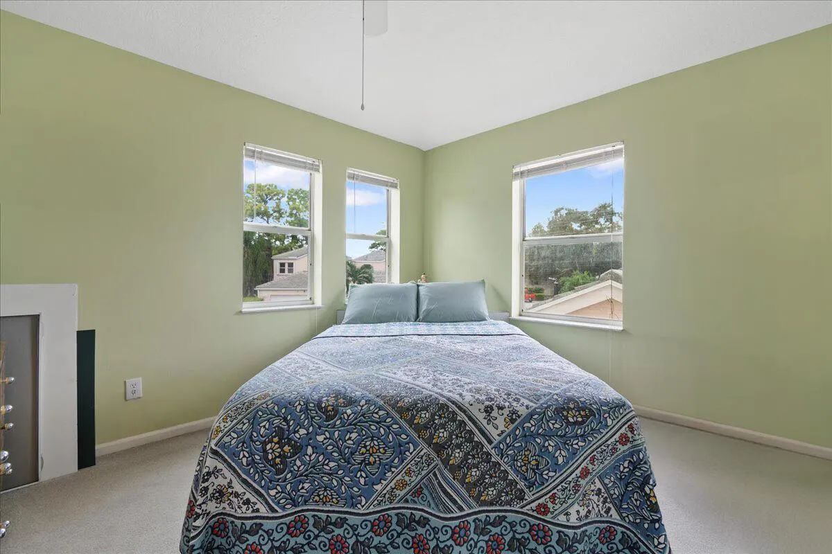 1007 Island Manor Drive
