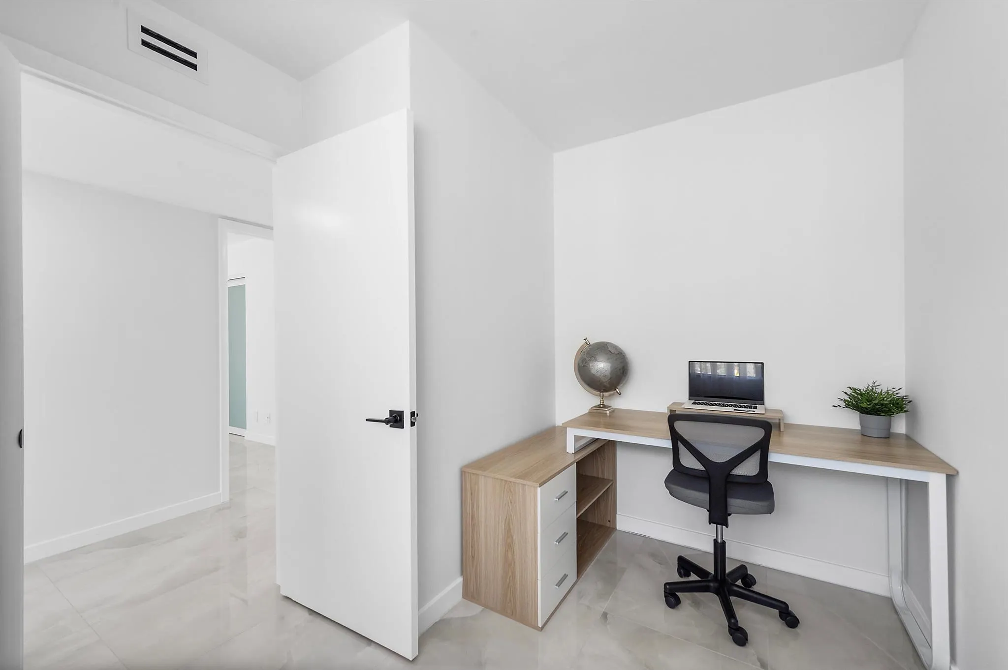 15450 Pembridge Avenue, #187