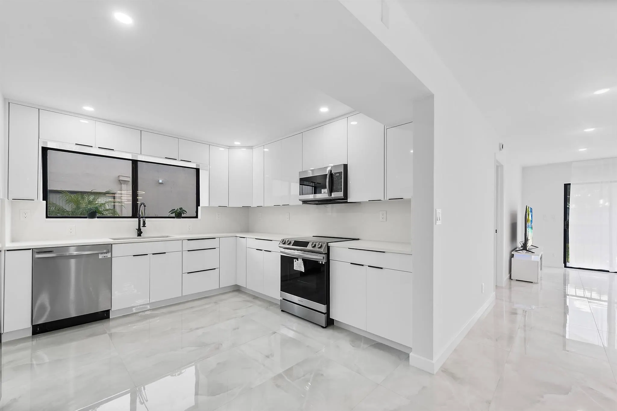 15450 Pembridge Avenue, #187