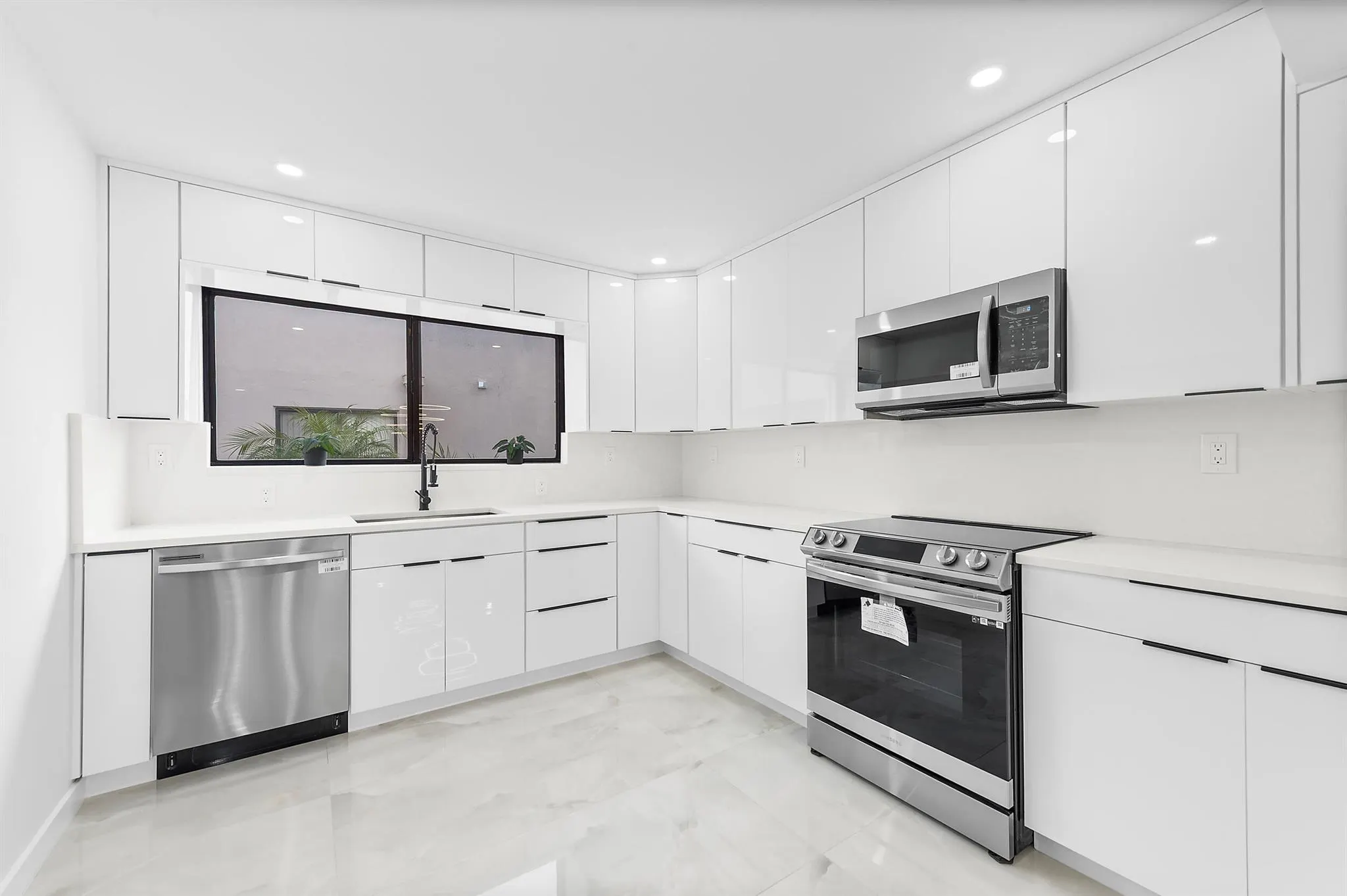 15450 Pembridge Avenue, #187