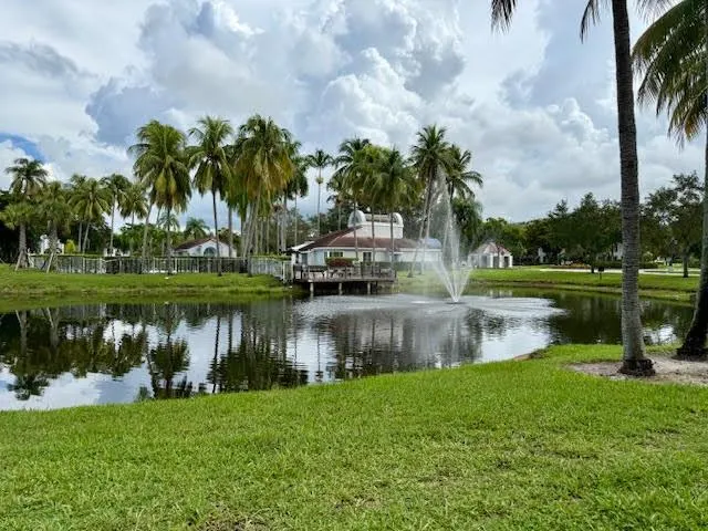 741 Lyons Rd, #17201
