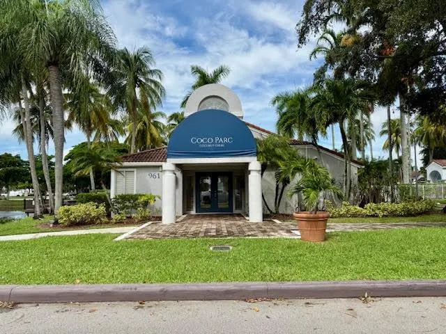 741 Lyons Rd, #17201