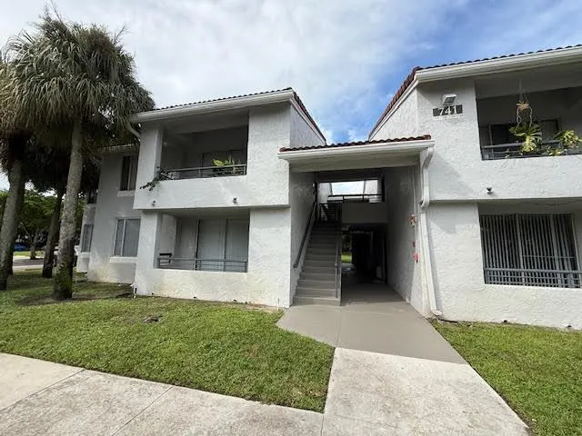 741 Lyons Rd, #17201