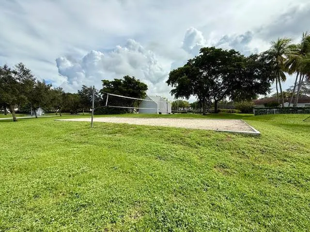 741 Lyons Rd, #17201