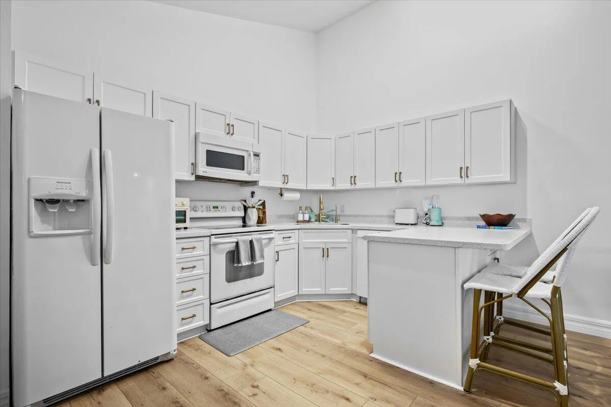 5943 Golden Eagle Circle
