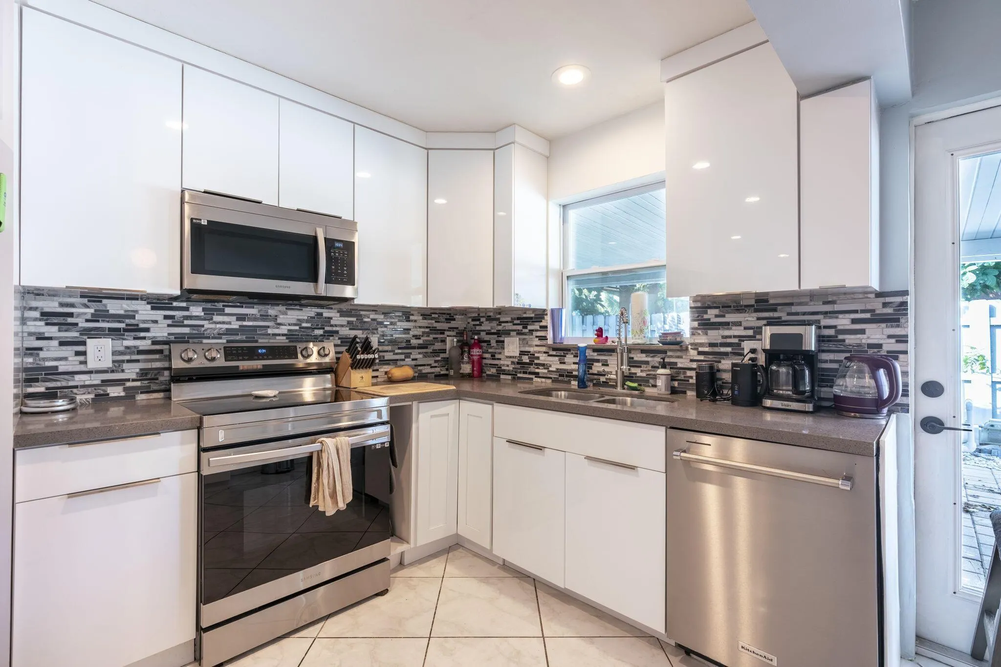 1820 Hillcrest Avenue