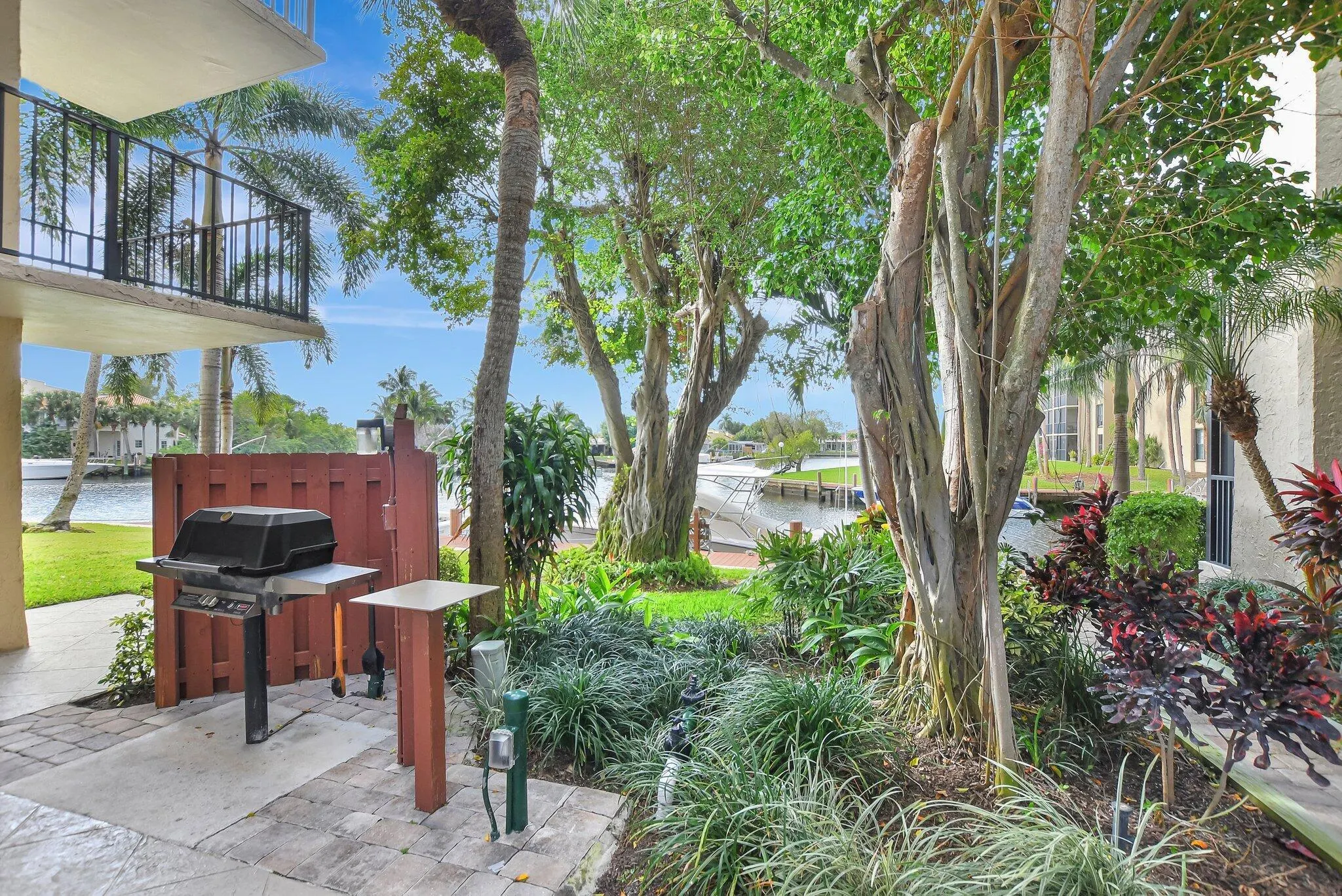 8 Royal Palm Way, #107