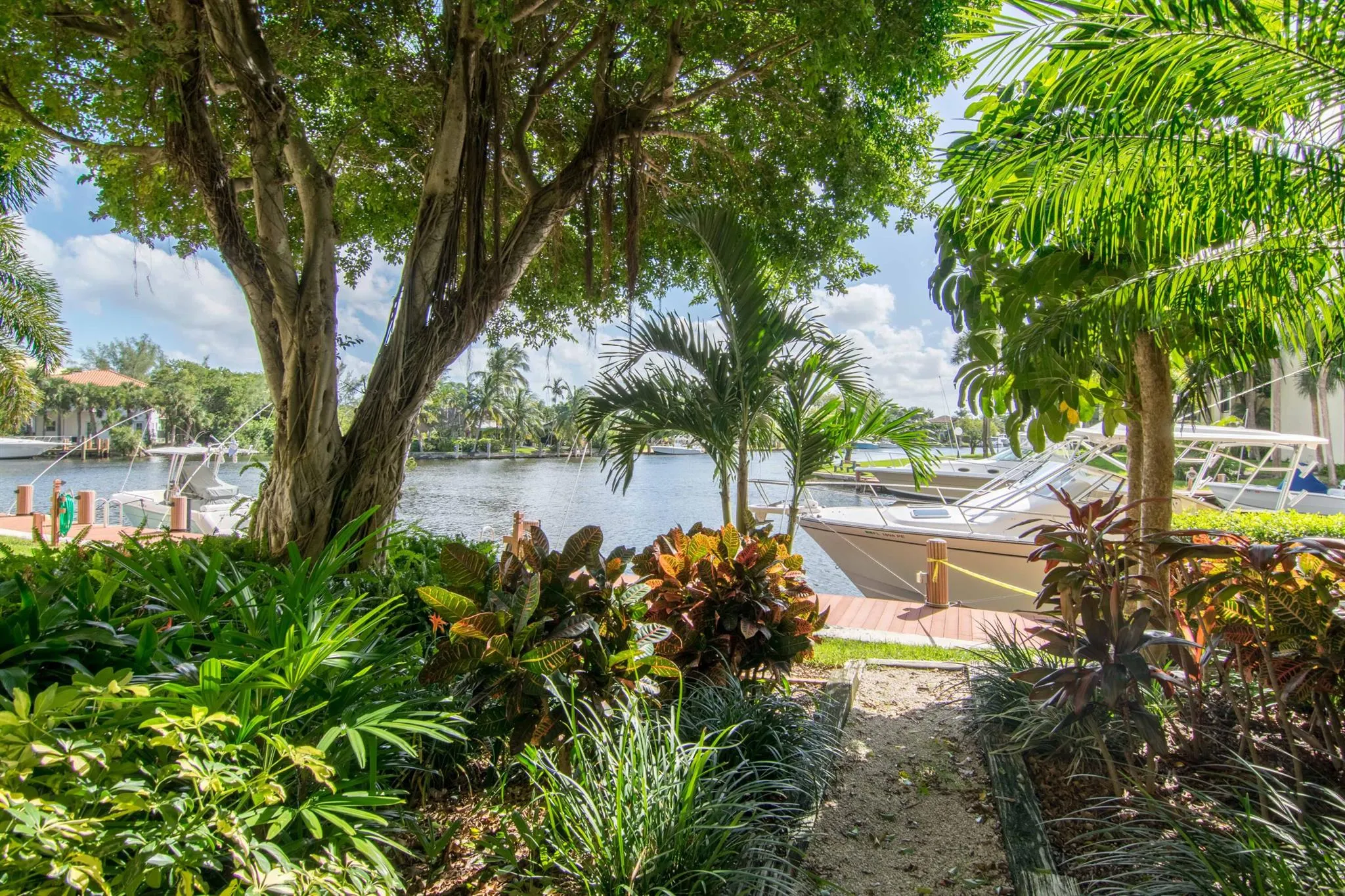 8 Royal Palm Way, #107