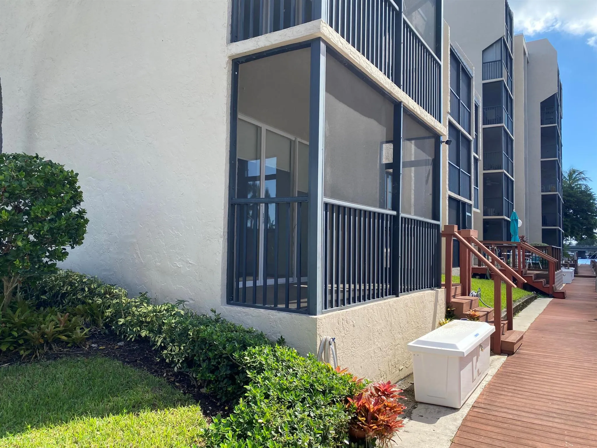 8 Royal Palm Way, #107