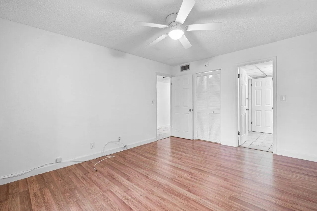 450 NW 20th Street, #2080