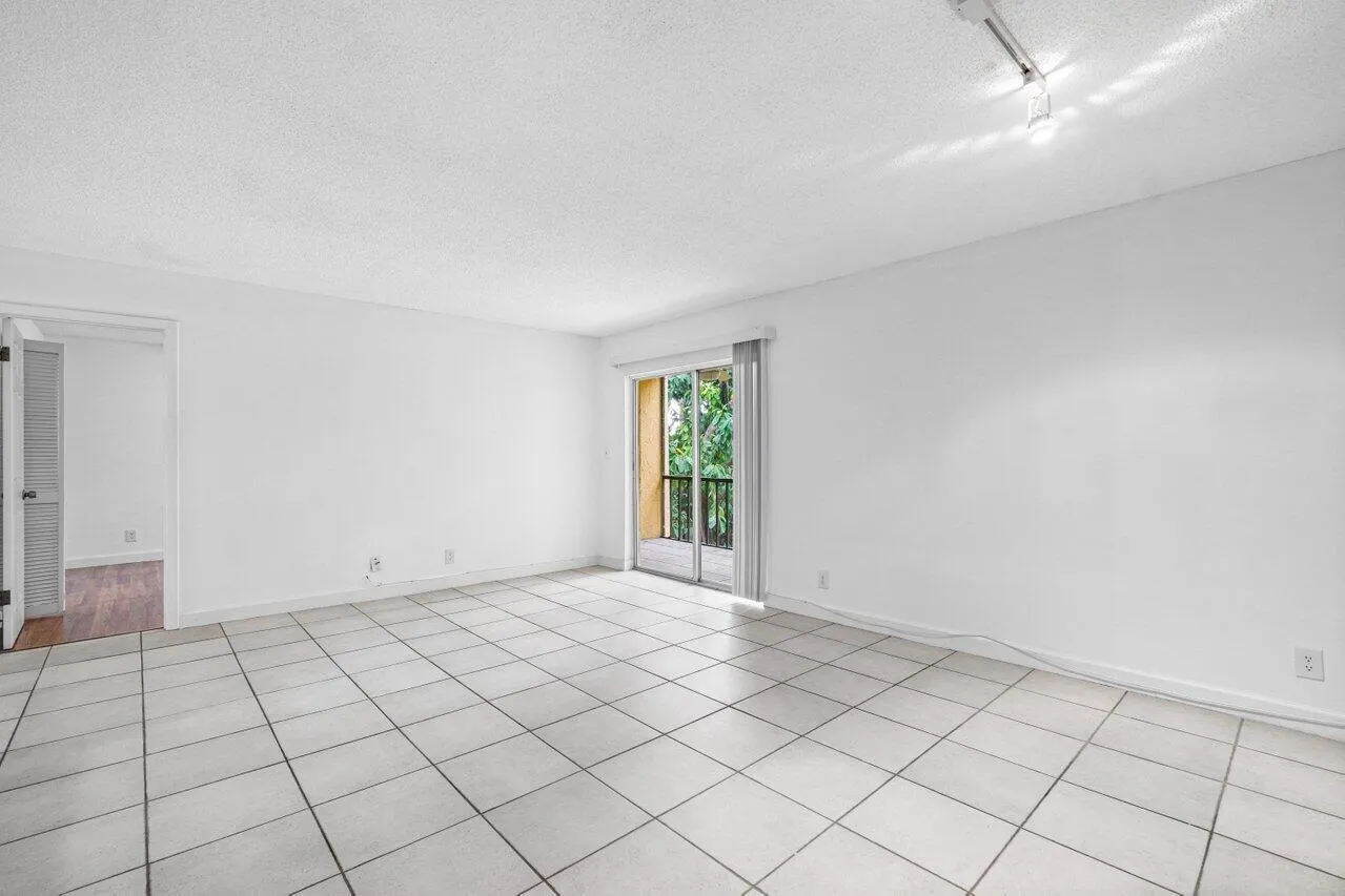 450 NW 20th Street, #2080