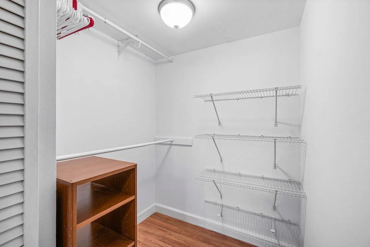450 NW 20th Street, #2080