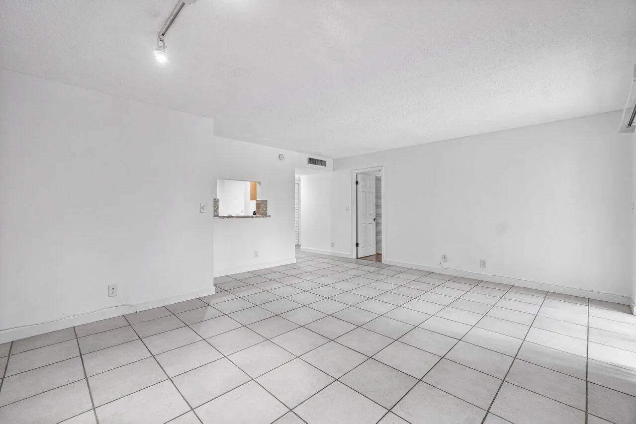 450 NW 20th Street, #2080