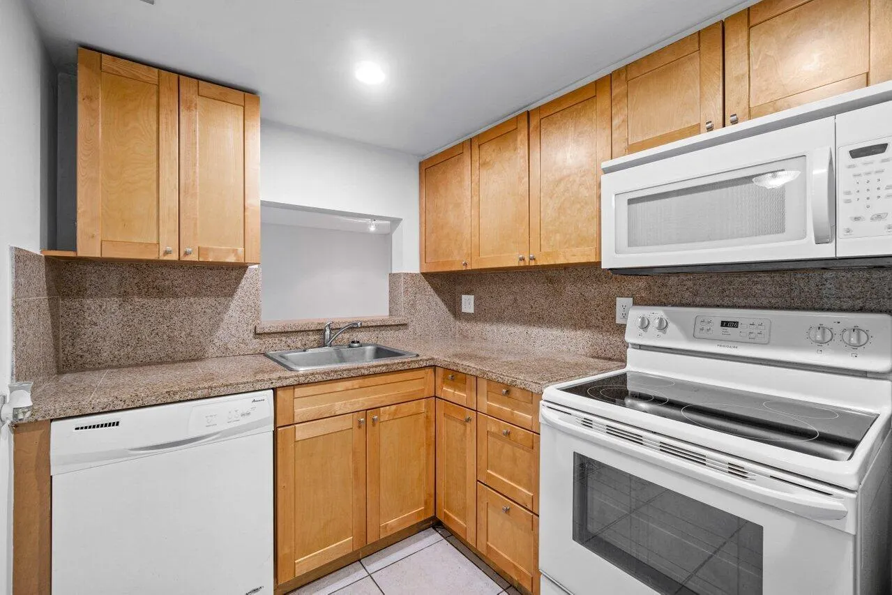 450 NW 20th Street, #2080
