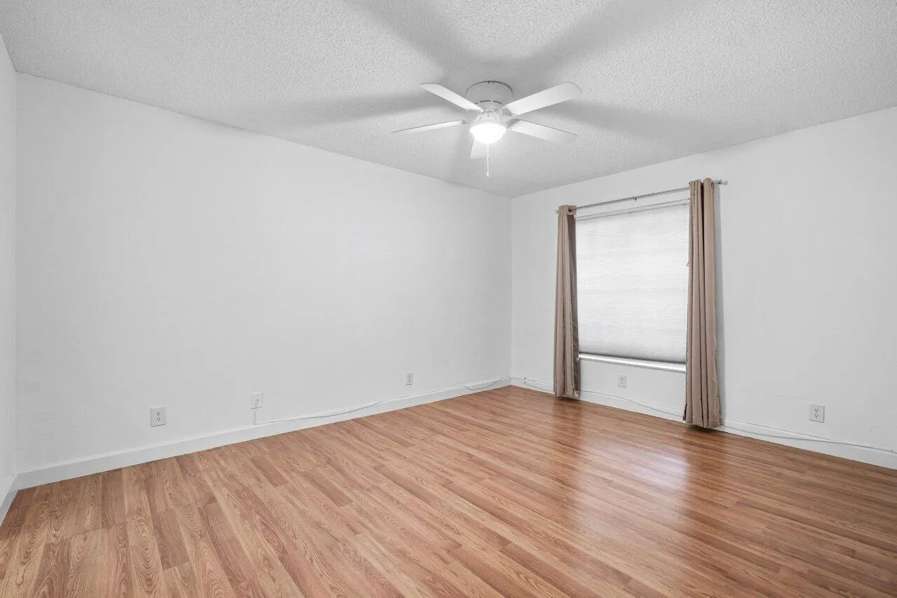 450 NW 20th Street, #2080