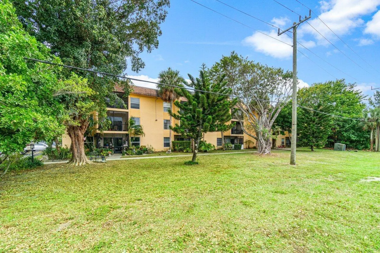 450 NW 20th Street, #2080