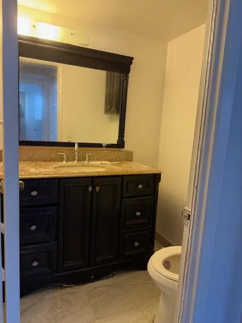 4043 NW 16th Street, #204