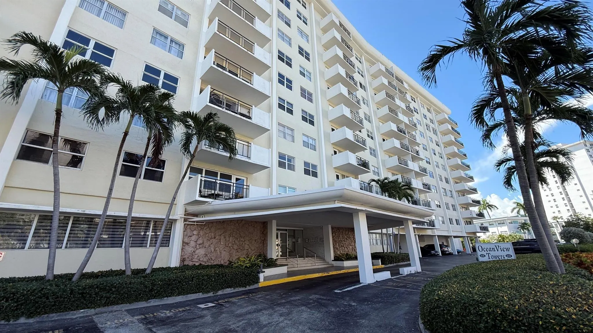 401 Golden Isles Drive, #409