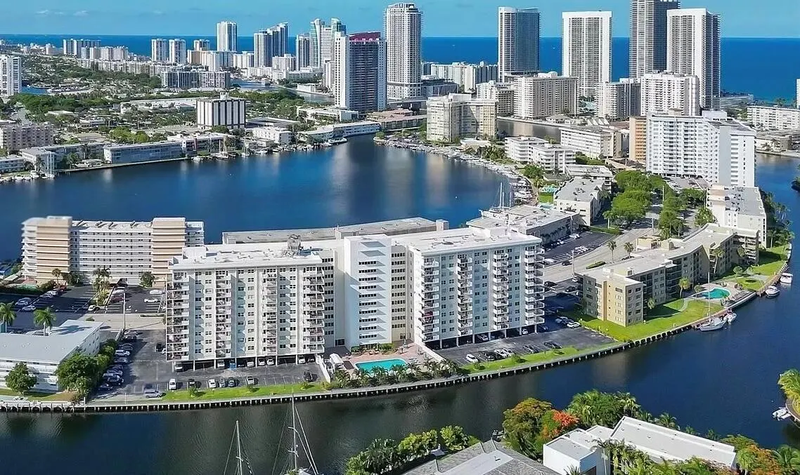 401 Golden Isles Drive, #409