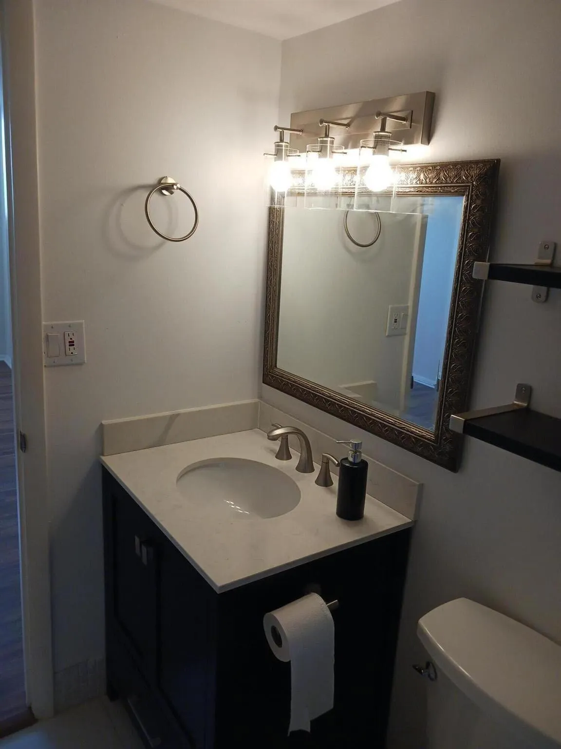 109 Paradise Harbour Blvd, #415
