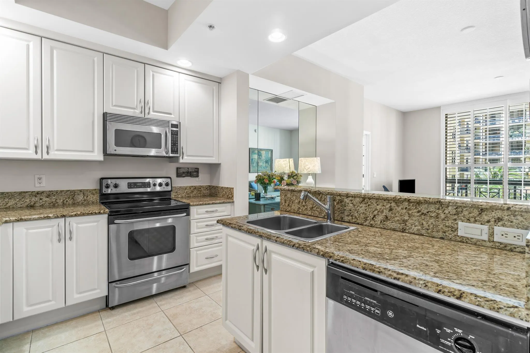 801 S Olive Avenue, #813