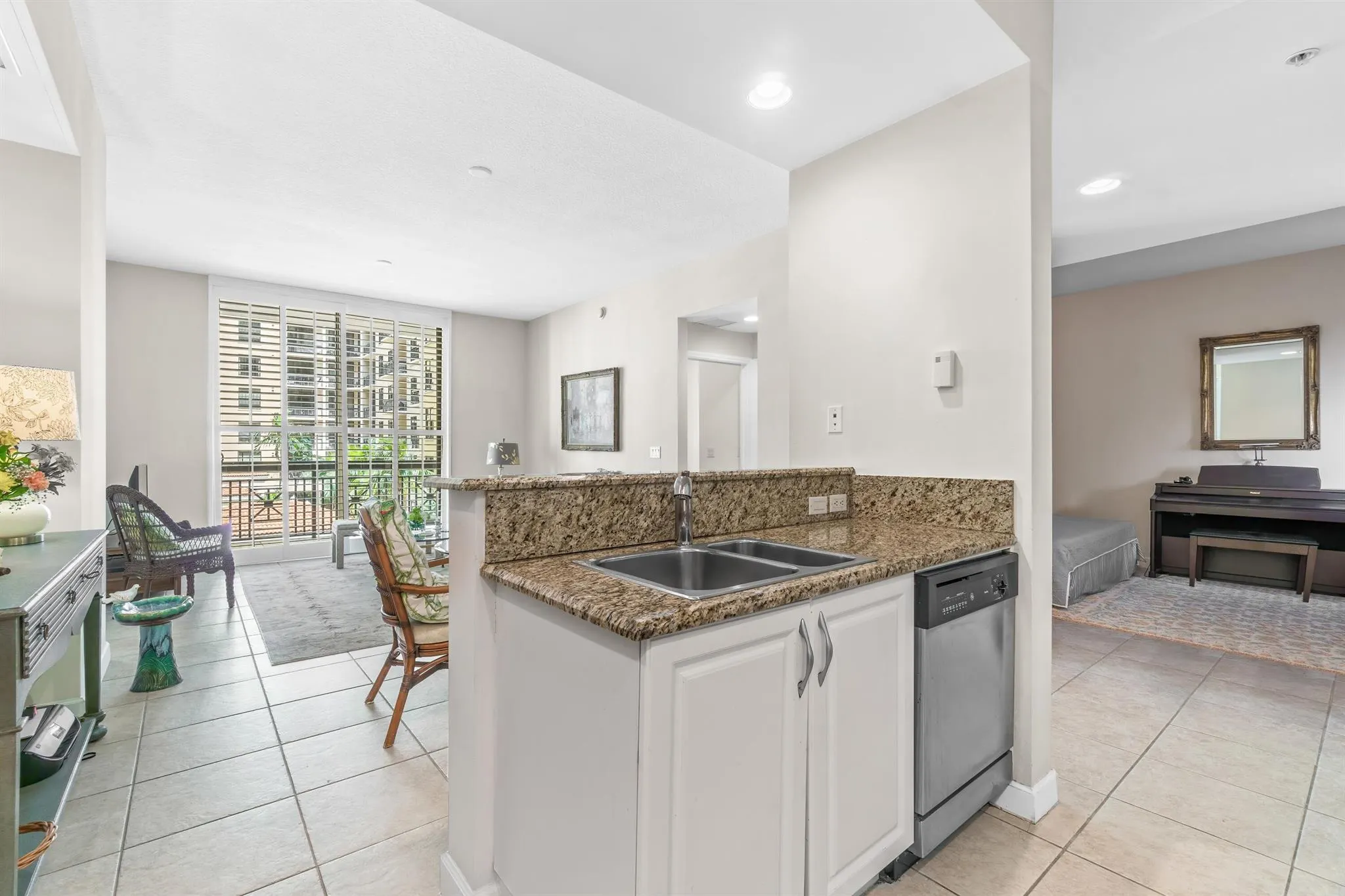 801 S Olive Avenue, #813