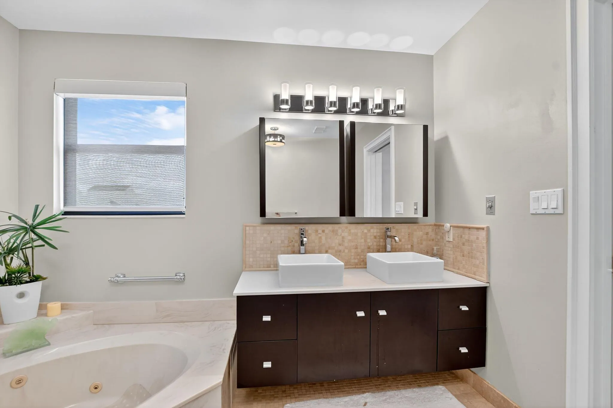 7578 Regency Lake Drive, #801